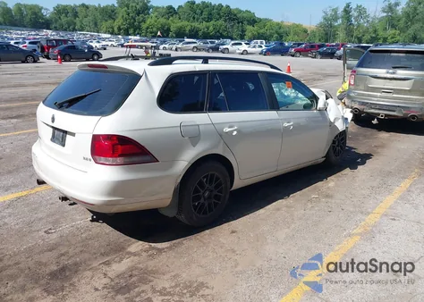 2014 Volkswagen Jetta Sportwagen 2.5L S z USA, uszkodzony, nr VIN 3VWPP7AJXEM602528